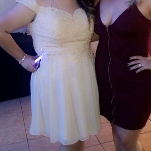 Beautiful party dress!